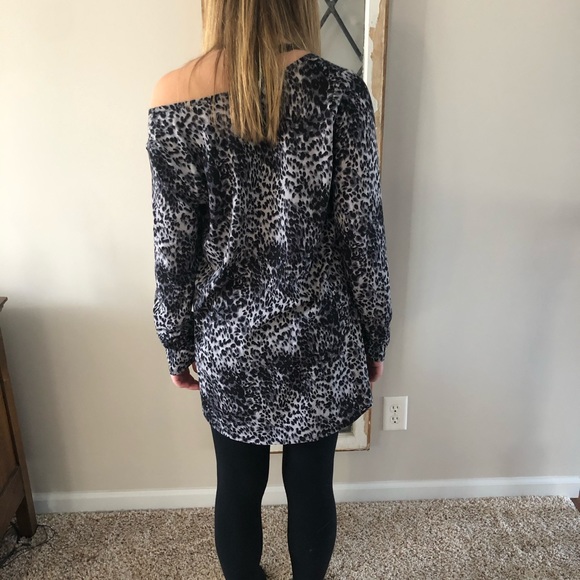 Lularoe Lynnae size L cheetah print top - Picture 3 of 4